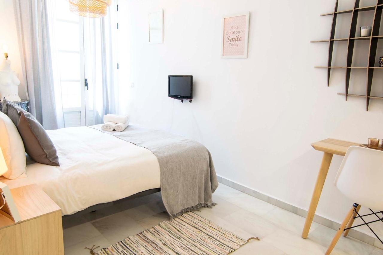 P&P Apartaments Pena Малага Экстерьер фото